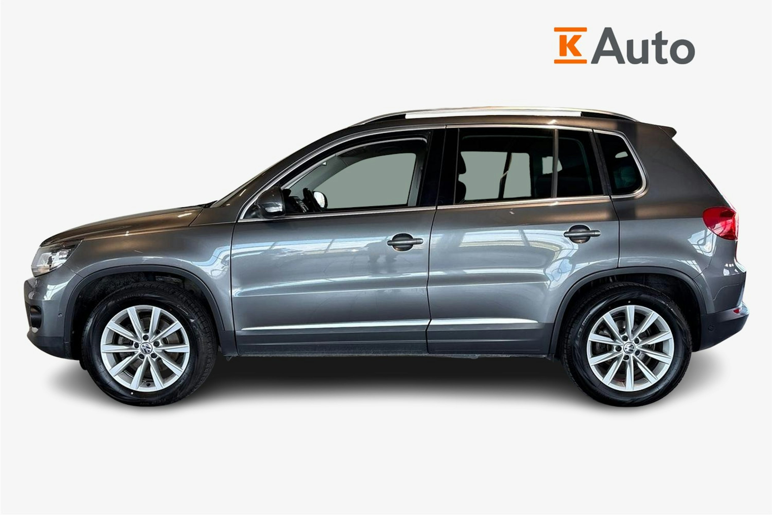 Harmaa Volkswagen Tiguan 2015 kuva 5.