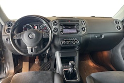 Harmaa Volkswagen Tiguan 2015 kuva 7.