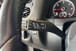 Harmaa Volkswagen Tiguan 2015 kuva 12.