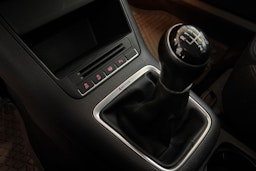 Harmaa Volkswagen Tiguan 2015 kuva 15.