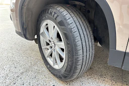ruskea (beige) Volkswagen Tiguan 2015 kuva 10.