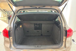 ruskea (beige) Volkswagen Tiguan 2015 kuva 12.