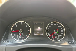ruskea (beige) Volkswagen Tiguan 2015 kuva 17.