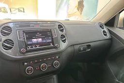 ruskea (beige) Volkswagen Tiguan 2015 kuva 19.