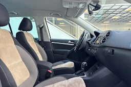 ruskea (beige) Volkswagen Tiguan 2015 kuva 22.