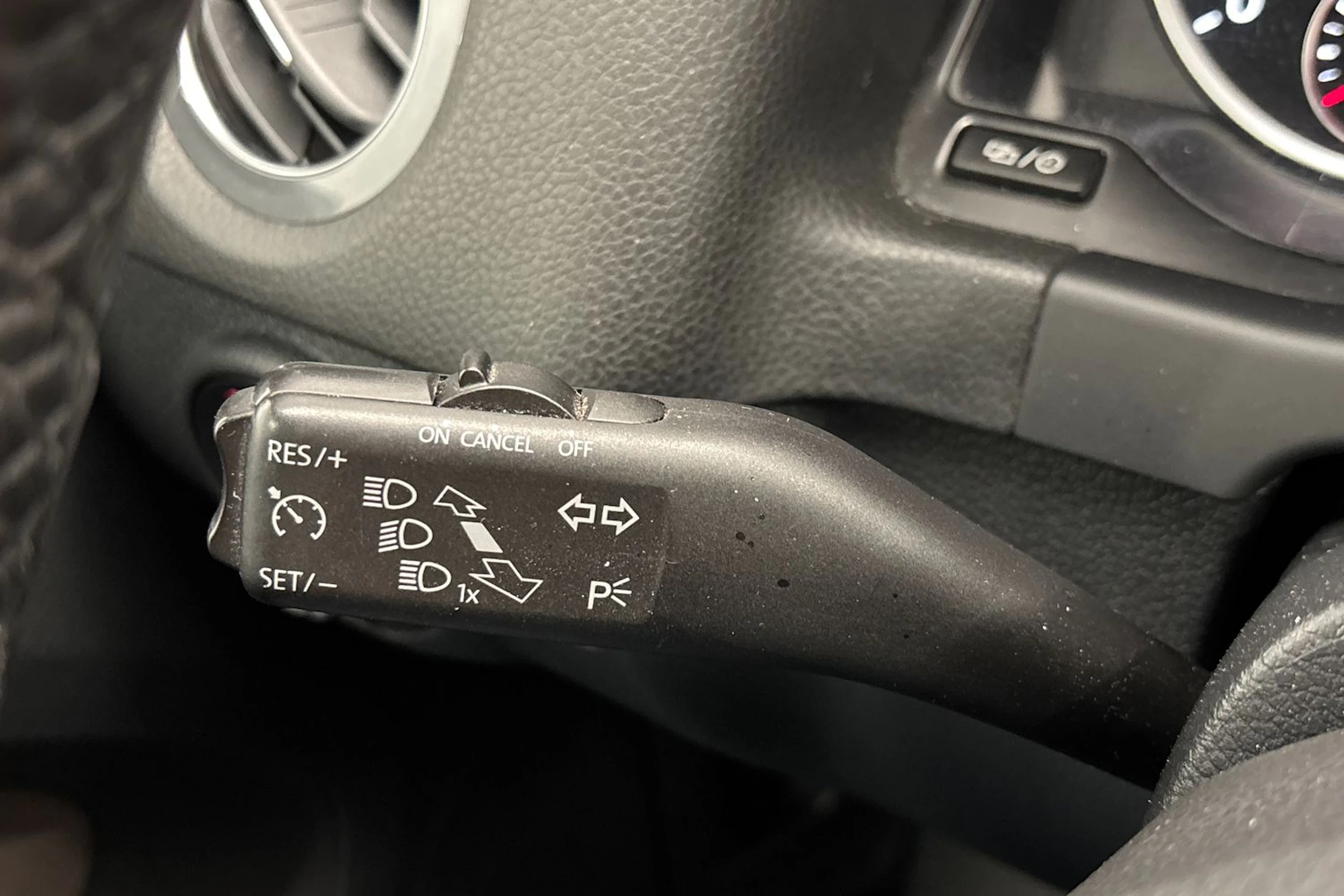 met. ruskea (beige) Volkswagen Tiguan 2015 kuva 15.