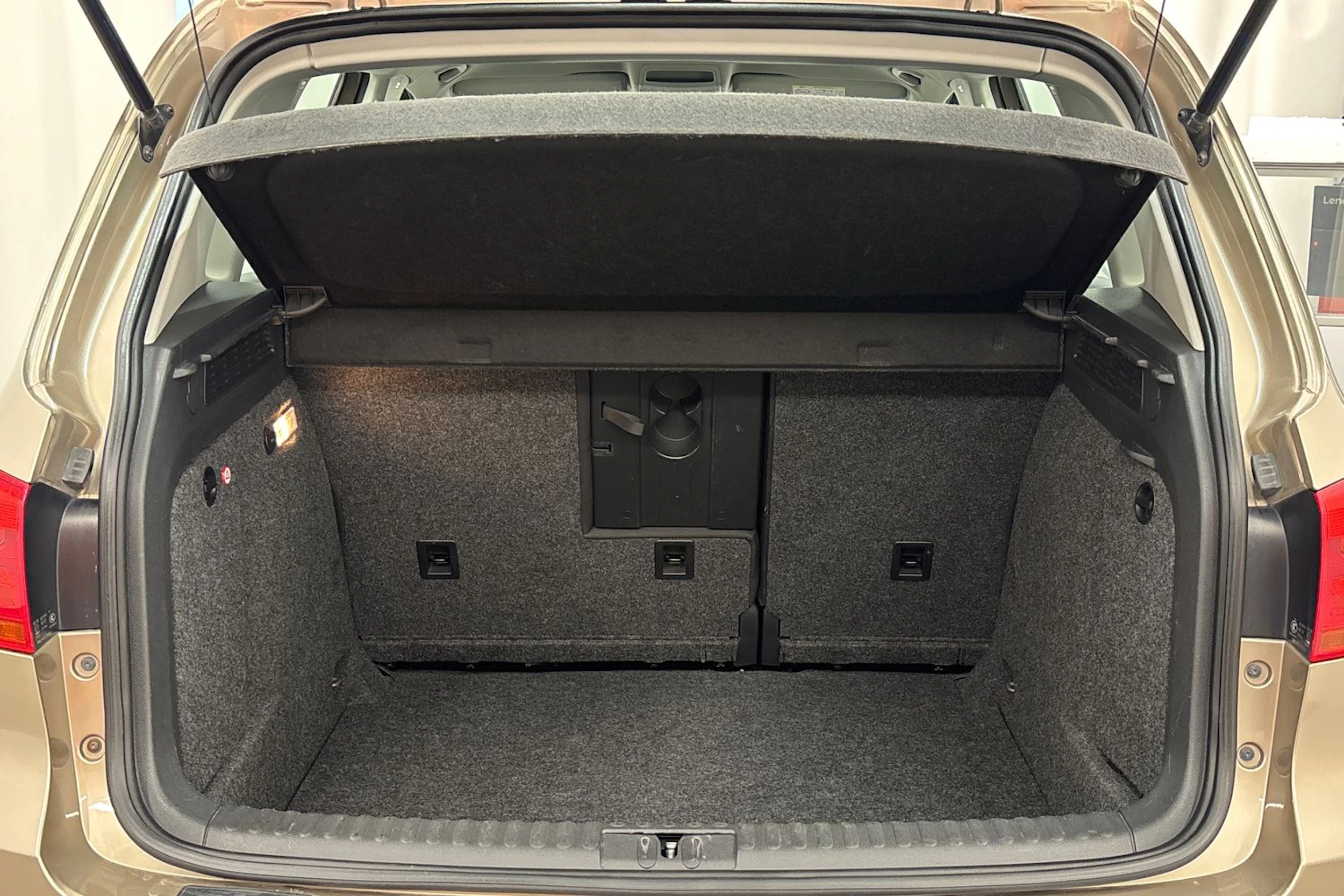 met. ruskea (beige) Volkswagen Tiguan 2015 kuva 20.