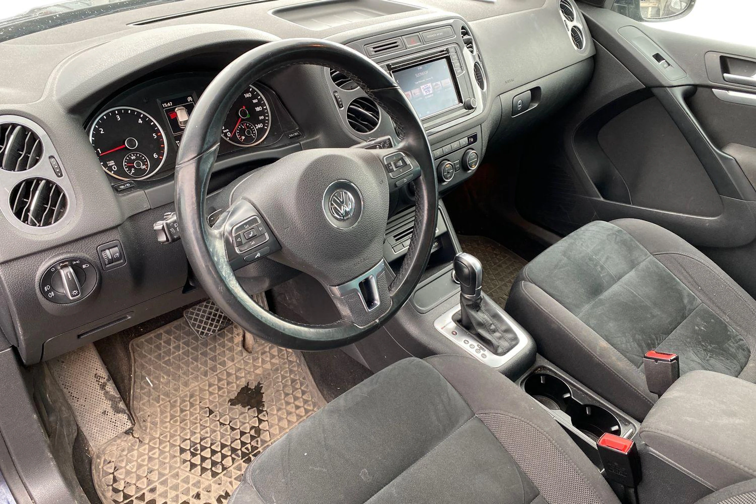sininen Volkswagen Tiguan 2015 kuva 3.