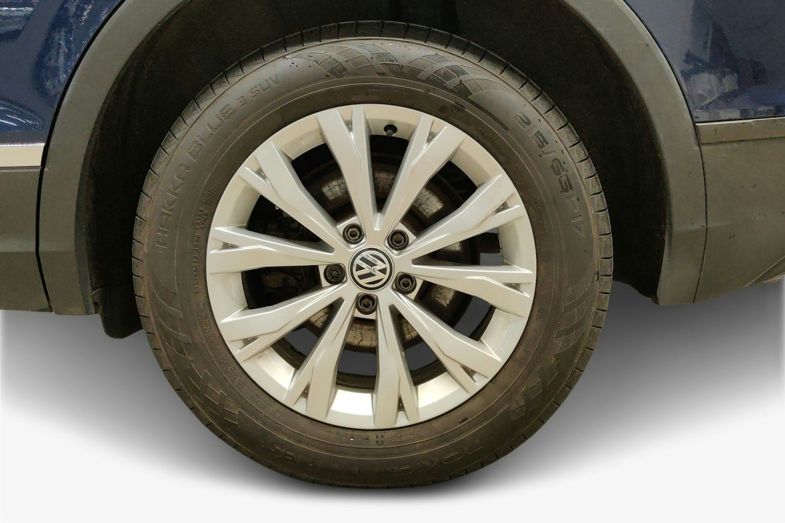 Sininen Volkswagen Tiguan 2016 kuva 11.