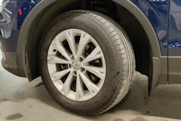 Sininen Volkswagen Tiguan 2016 kuva 13.