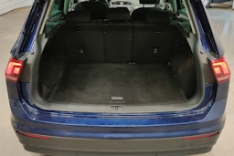 Sininen Volkswagen Tiguan 2016 kuva 14.