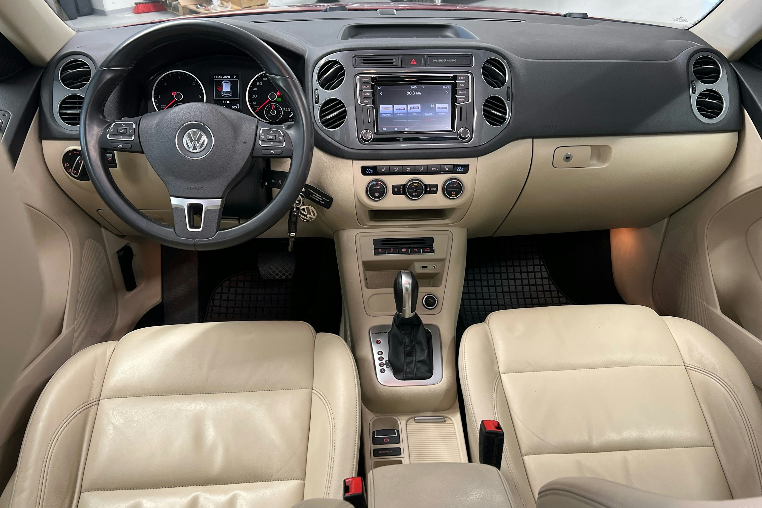 punainen Volkswagen Tiguan 2016 kuva 7.