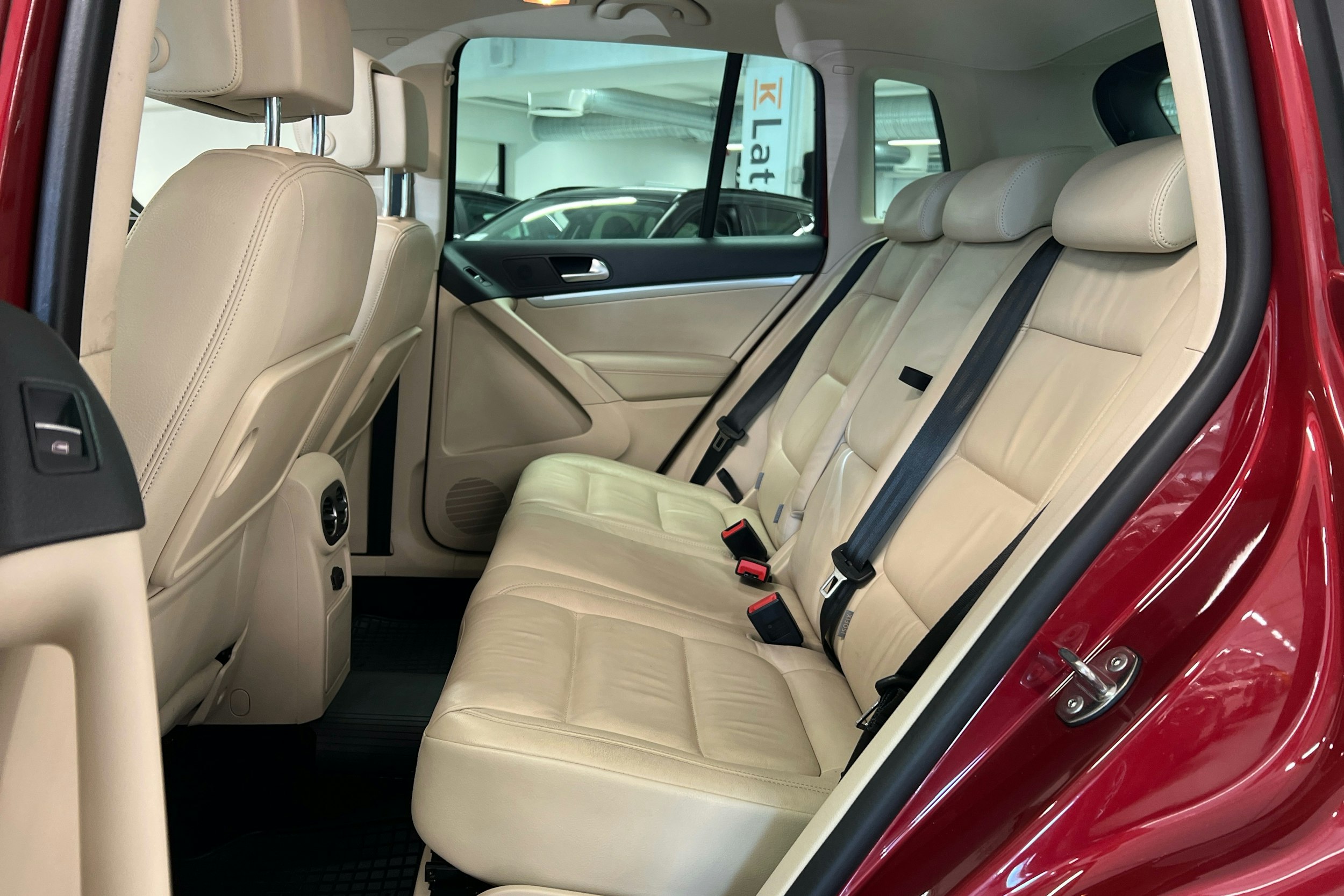 punainen Volkswagen Tiguan 2016 kuva 8.
