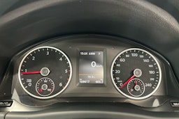 punainen Volkswagen Tiguan 2016 kuva 15.
