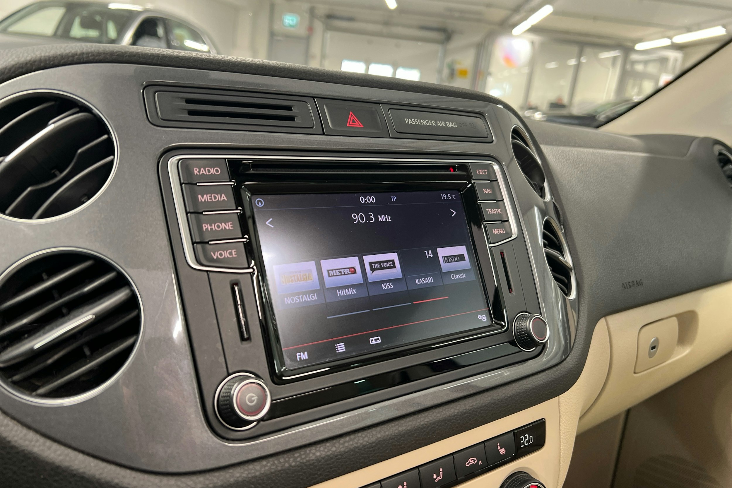 punainen Volkswagen Tiguan 2016 kuva 16.