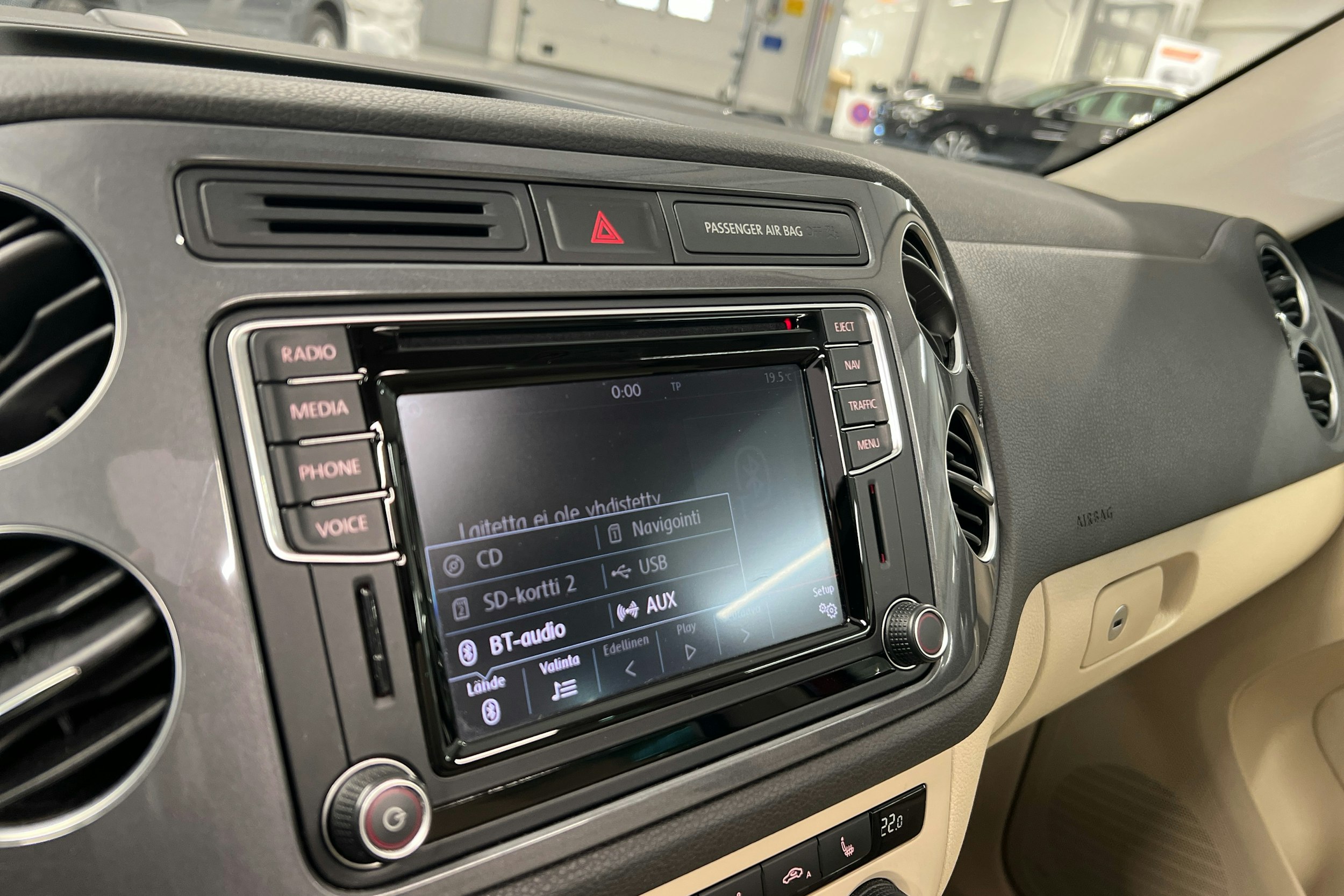 punainen Volkswagen Tiguan 2016 kuva 18.