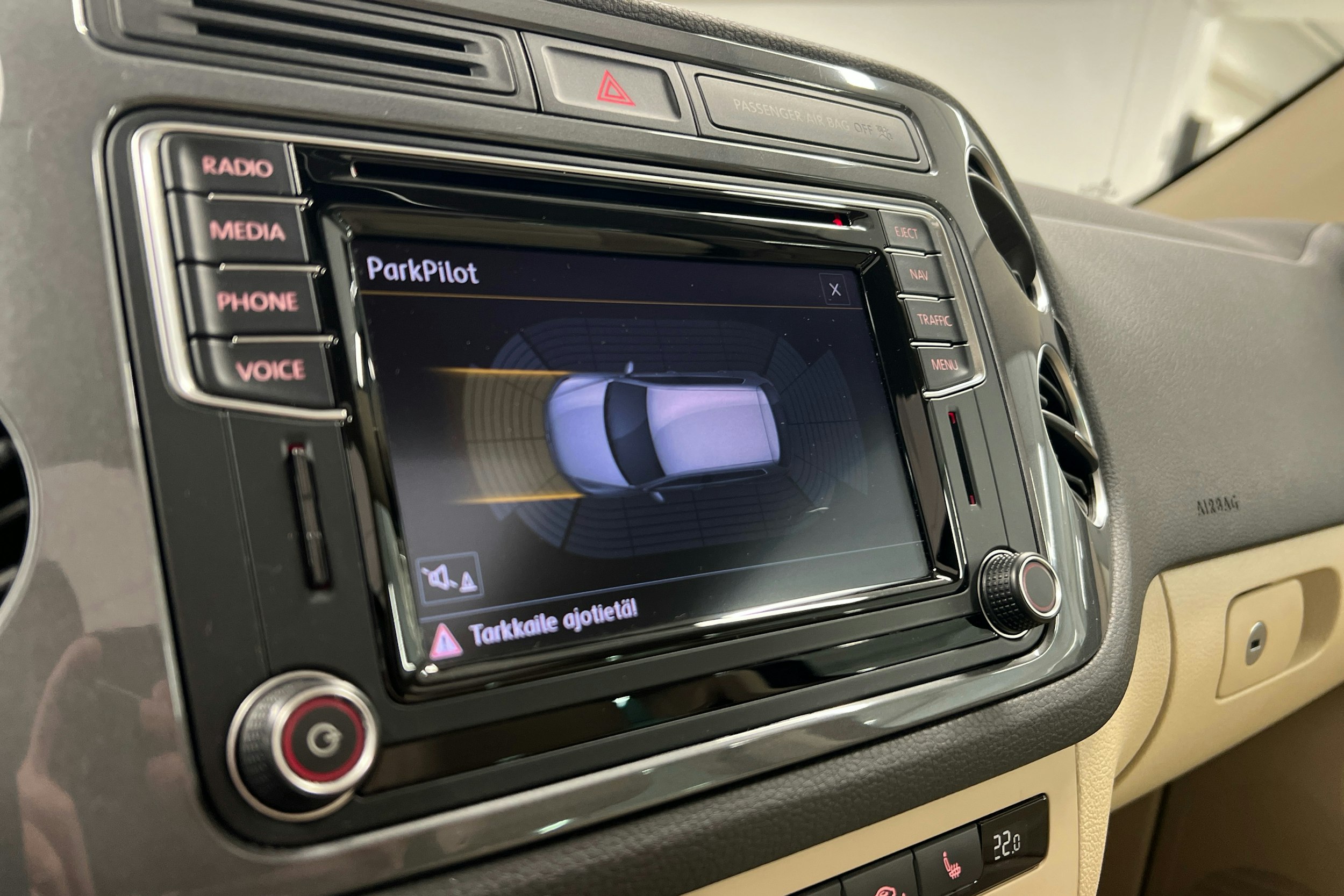 punainen Volkswagen Tiguan 2016 kuva 20.