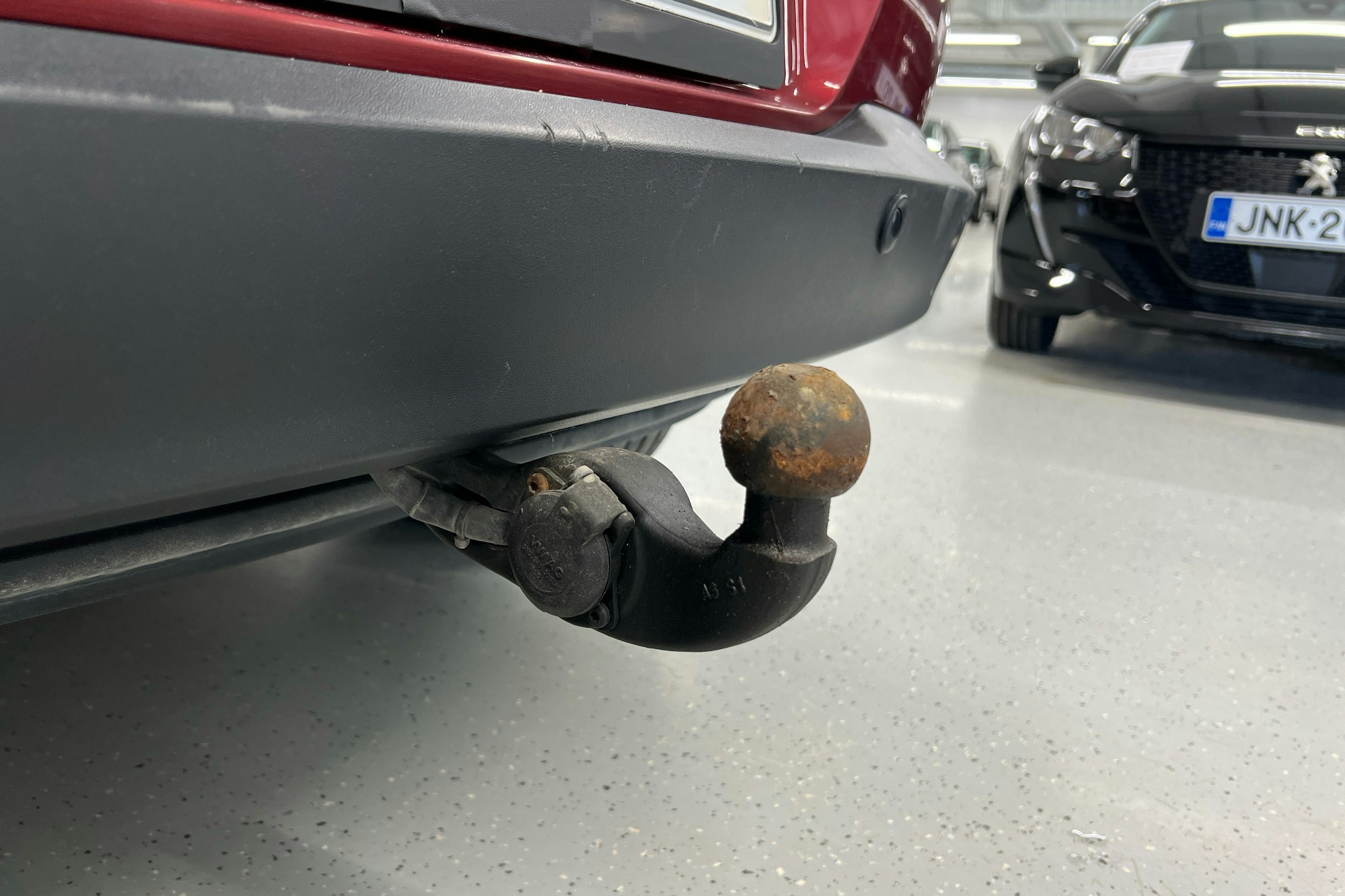 punainen Volkswagen Tiguan 2016 kuva 29.