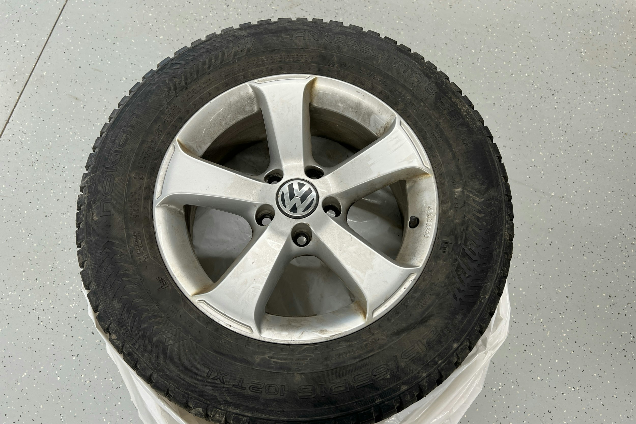 punainen Volkswagen Tiguan 2016 kuva 30.