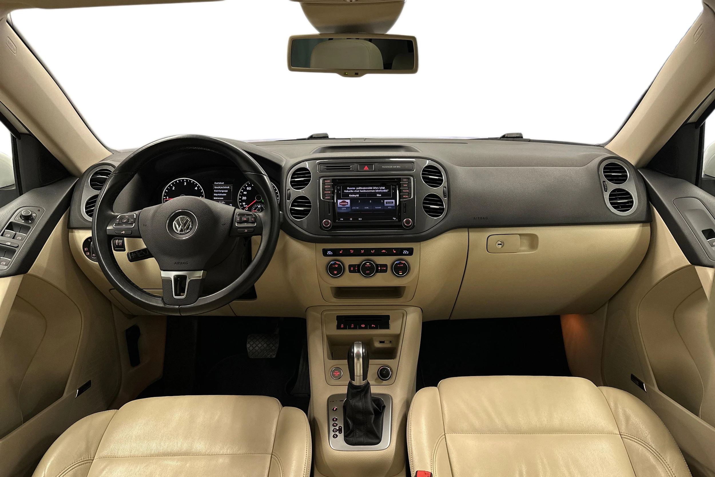 valkoinen Volkswagen Tiguan 2016 kuva 7.
