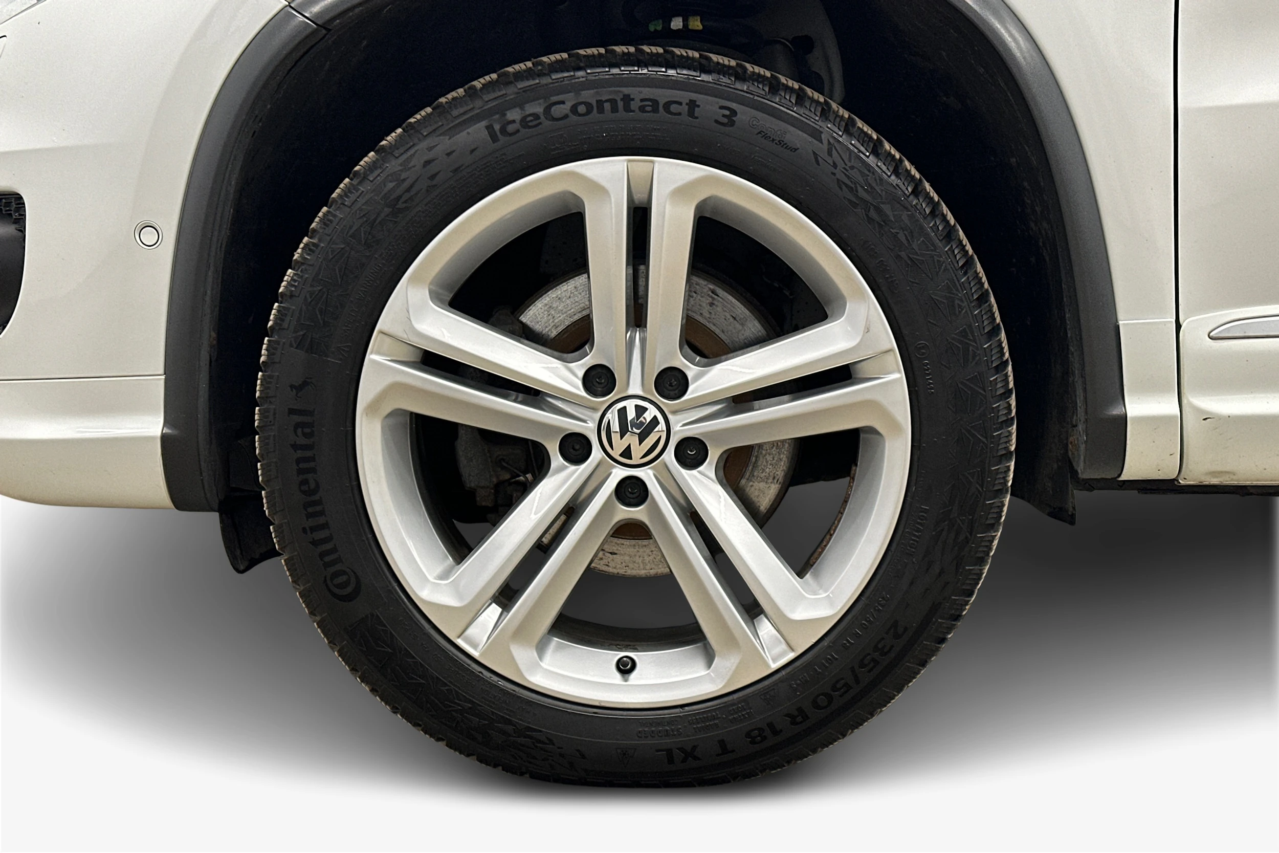 valkoinen Volkswagen Tiguan 2016 kuva 9.