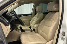 valkoinen Volkswagen Tiguan 2016 kuva 12.