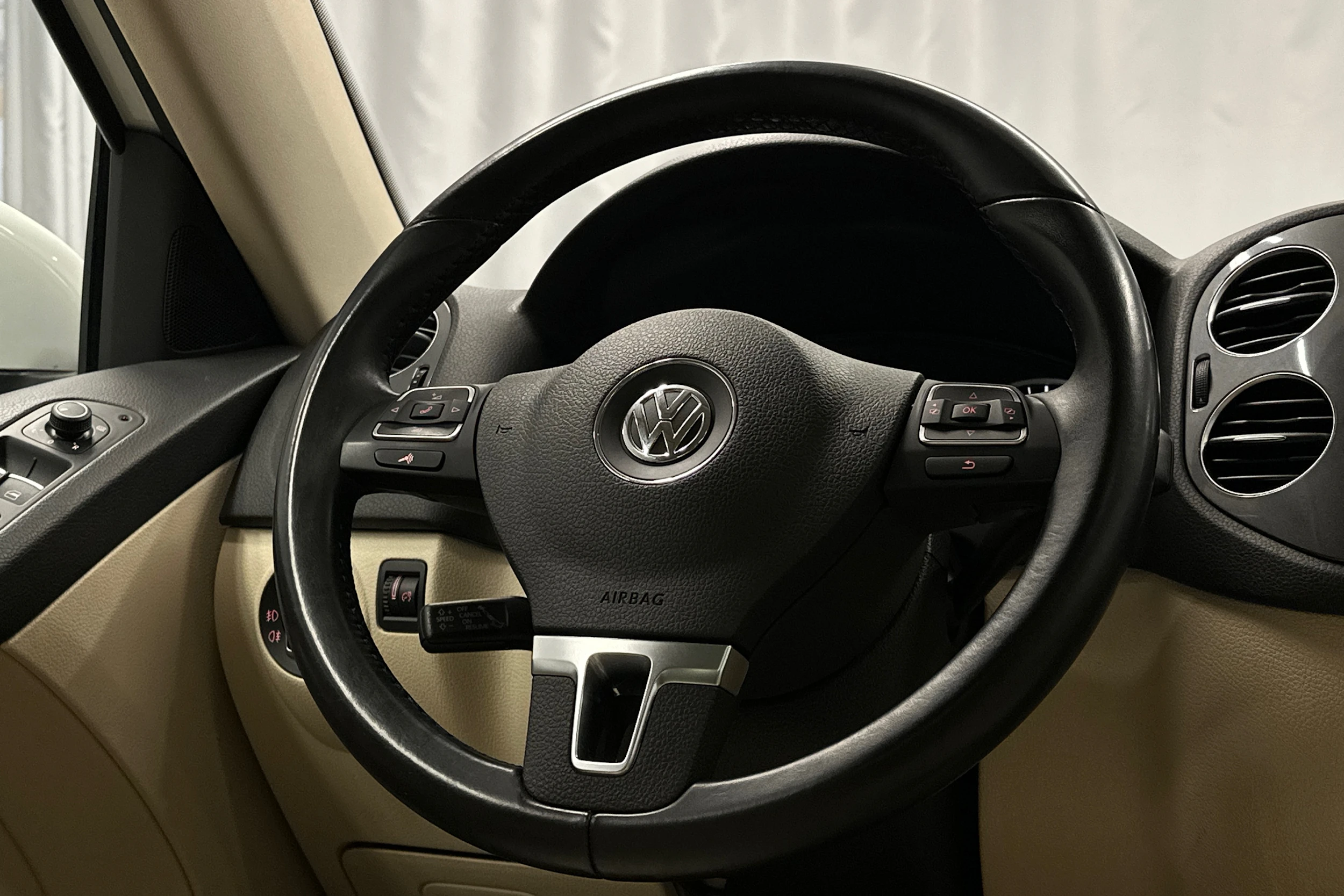 valkoinen Volkswagen Tiguan 2016 kuva 14.