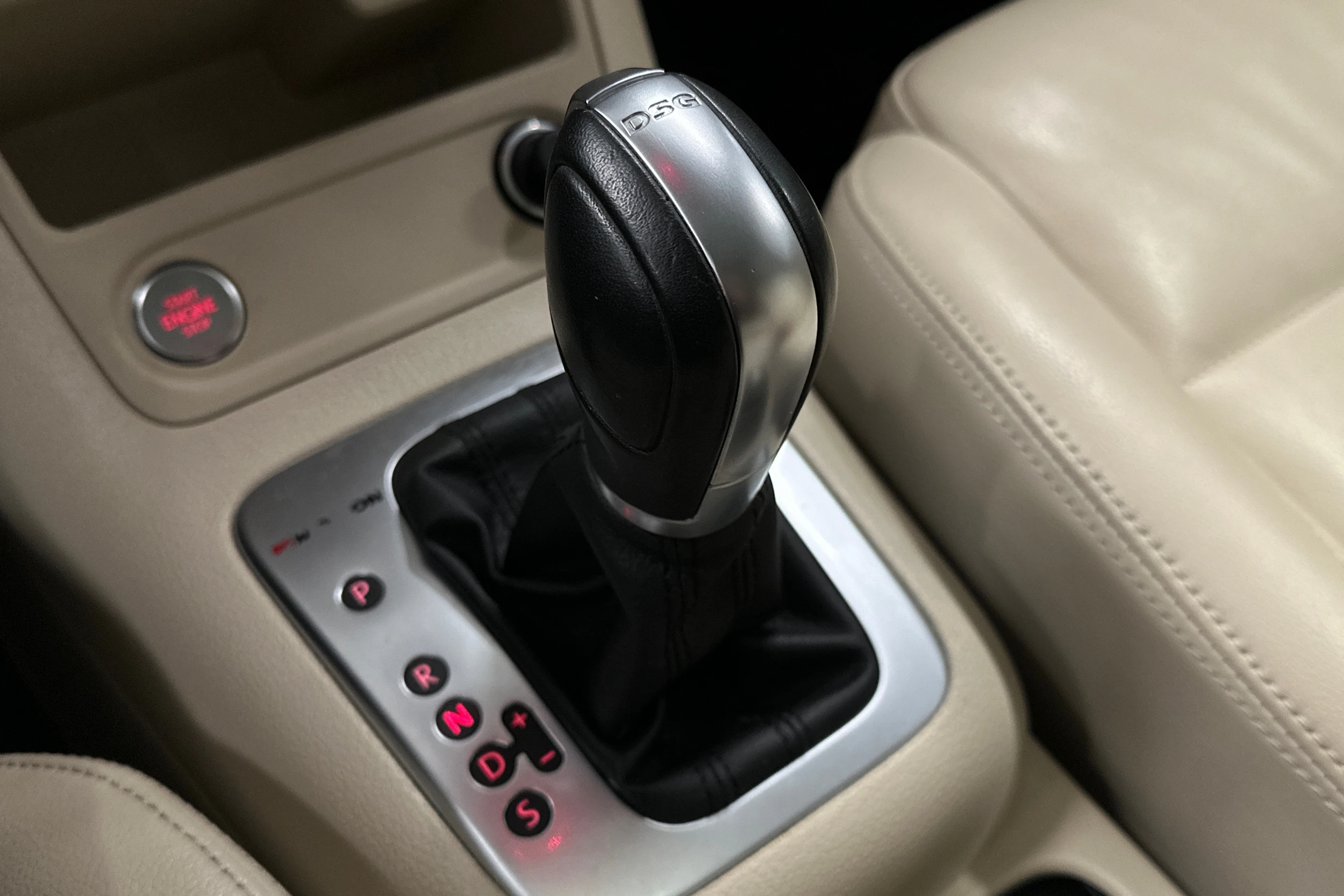 valkoinen Volkswagen Tiguan 2016 kuva 23.