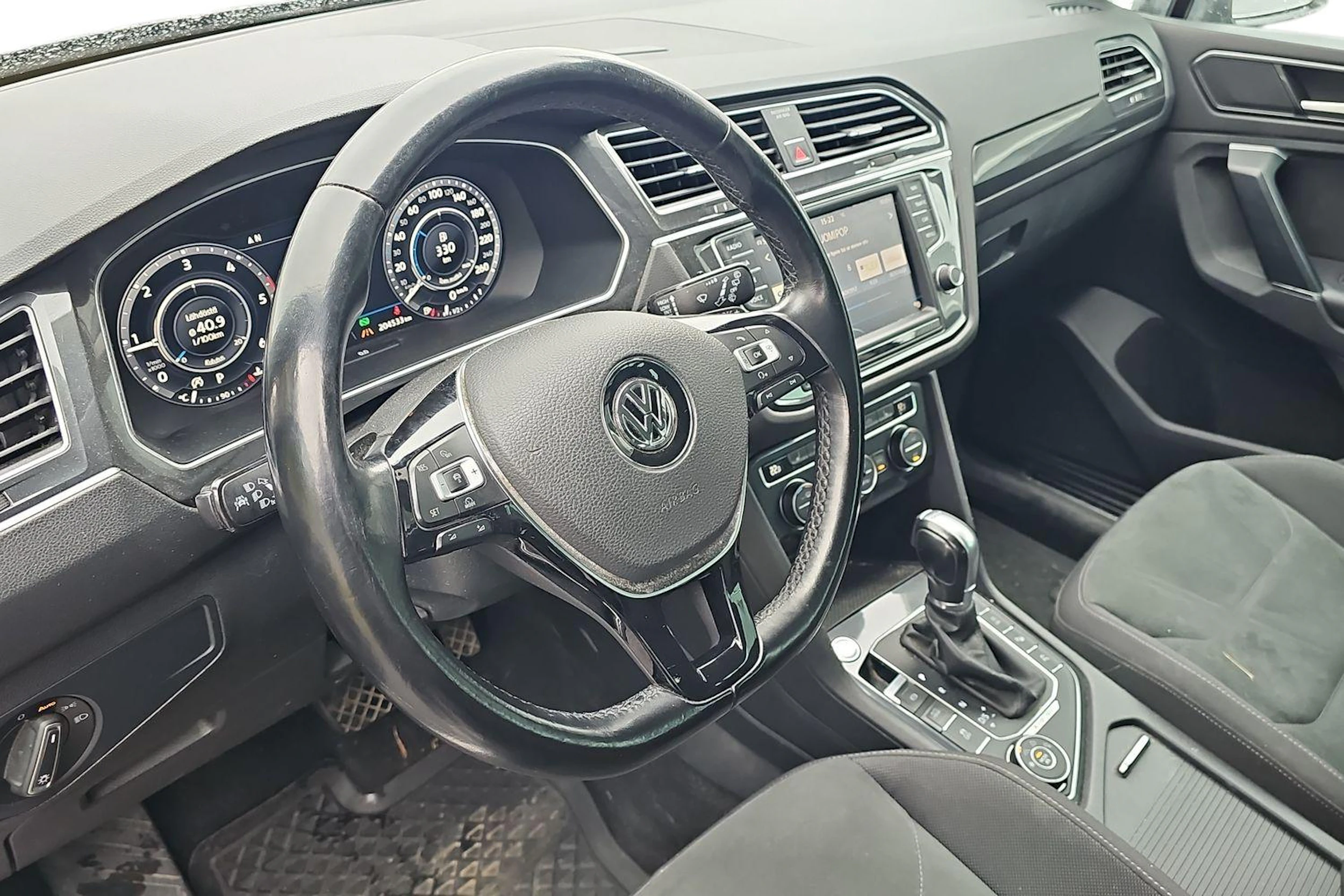 musta Volkswagen Tiguan 2016 kuva 3.