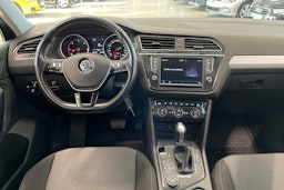 harmaa Volkswagen Tiguan 2016 kuva 7.