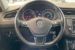 harmaa Volkswagen Tiguan 2016 kuva 11.