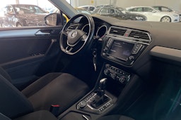 harmaa Volkswagen Tiguan 2016 kuva 18.