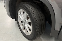 Harmaa Volkswagen Tiguan 2016 kuva 13.
