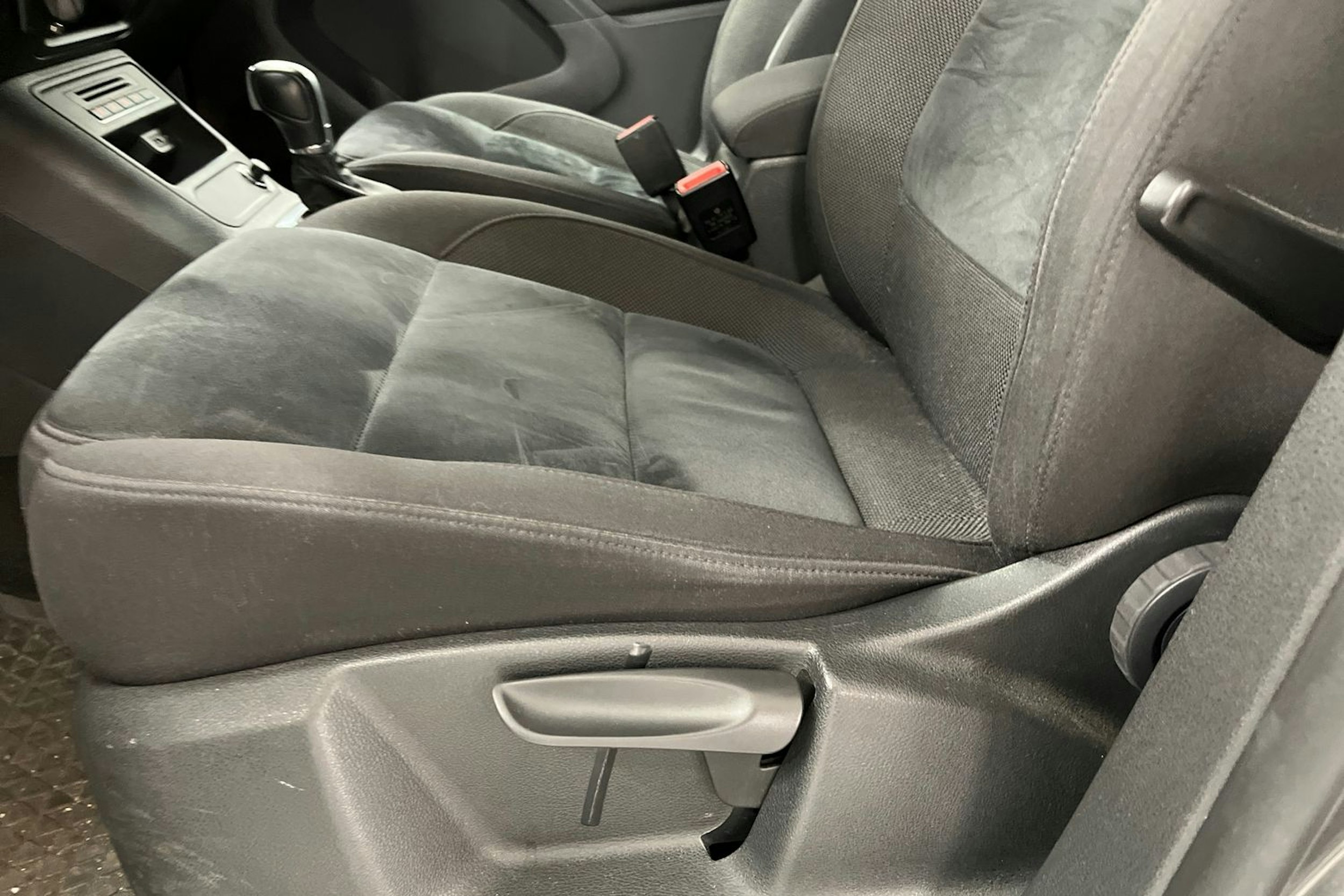Harmaa Volkswagen Tiguan 2016 kuva 15.