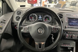 Harmaa Volkswagen Tiguan 2016 kuva 16.