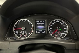 Harmaa Volkswagen Tiguan 2016 kuva 19.