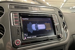 Harmaa Volkswagen Tiguan 2016 kuva 20.