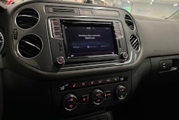 Harmaa Volkswagen Tiguan 2016 kuva 21.