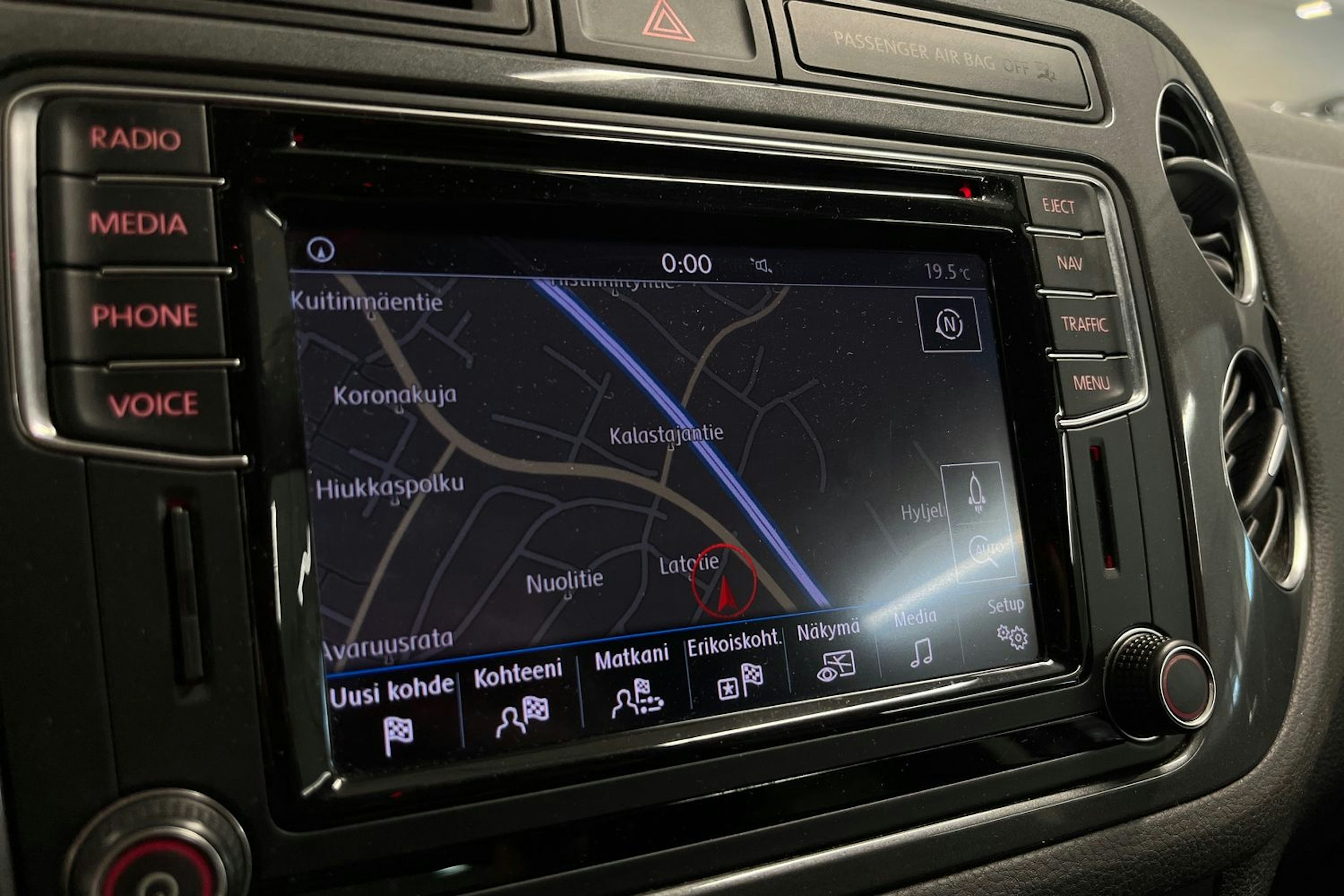 Harmaa Volkswagen Tiguan 2016 kuva 22.