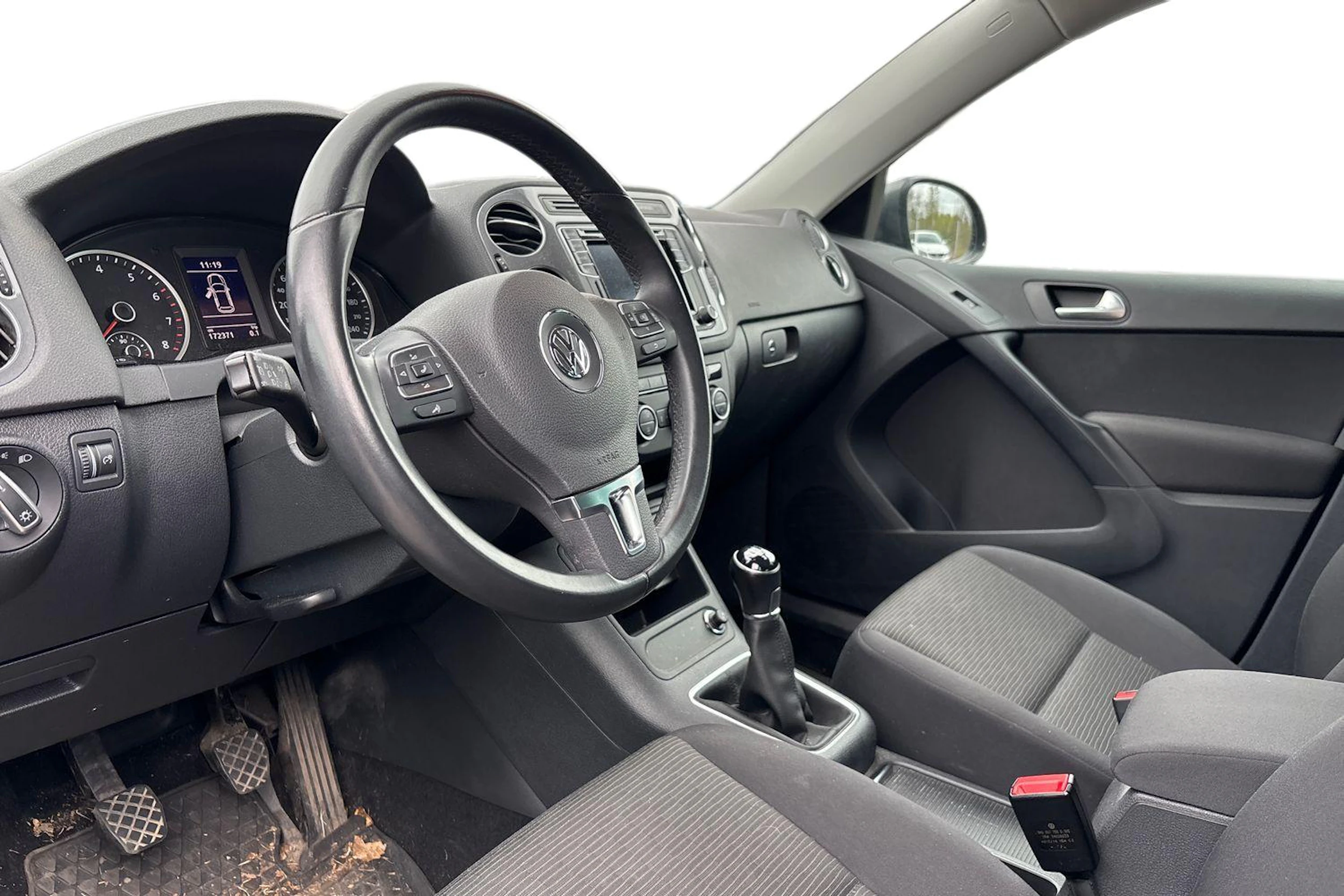 Harmaa Volkswagen Tiguan 2016 kuva 3.