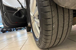 Harmaa Volkswagen Tiguan 2016 kuva 13.