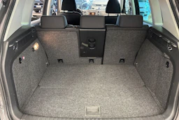Harmaa Volkswagen Tiguan 2016 kuva 17.