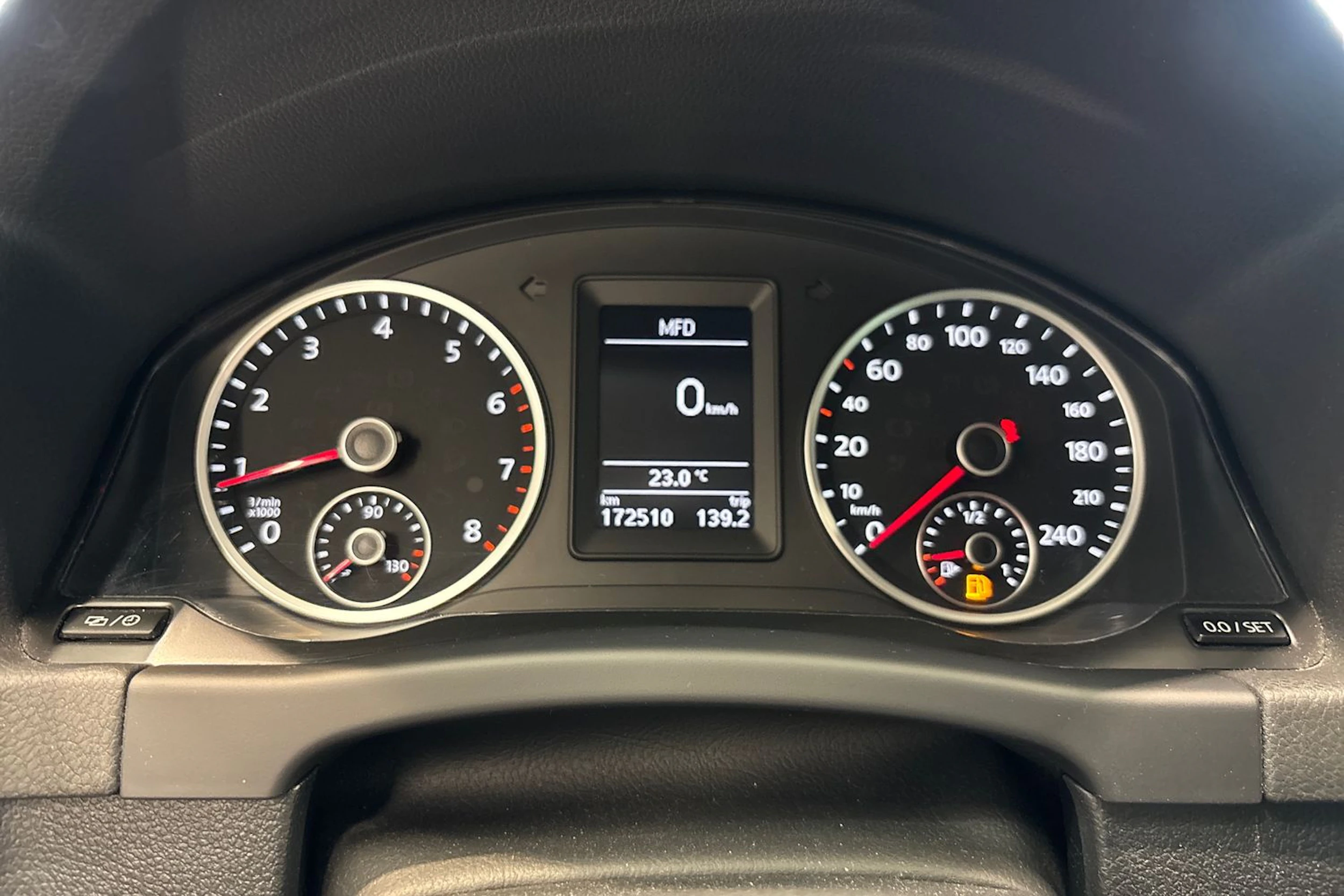Harmaa Volkswagen Tiguan 2016 kuva 18.