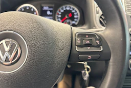 Harmaa Volkswagen Tiguan 2016 kuva 20.