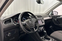 valkoinen Volkswagen Tiguan 2016 kuva 10.