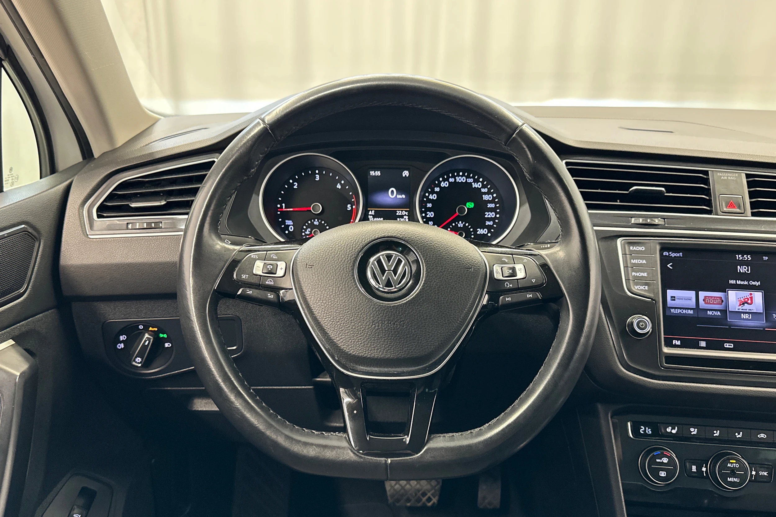 valkoinen Volkswagen Tiguan 2016 kuva 12.