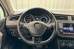 valkoinen Volkswagen Tiguan 2016 kuva 12.