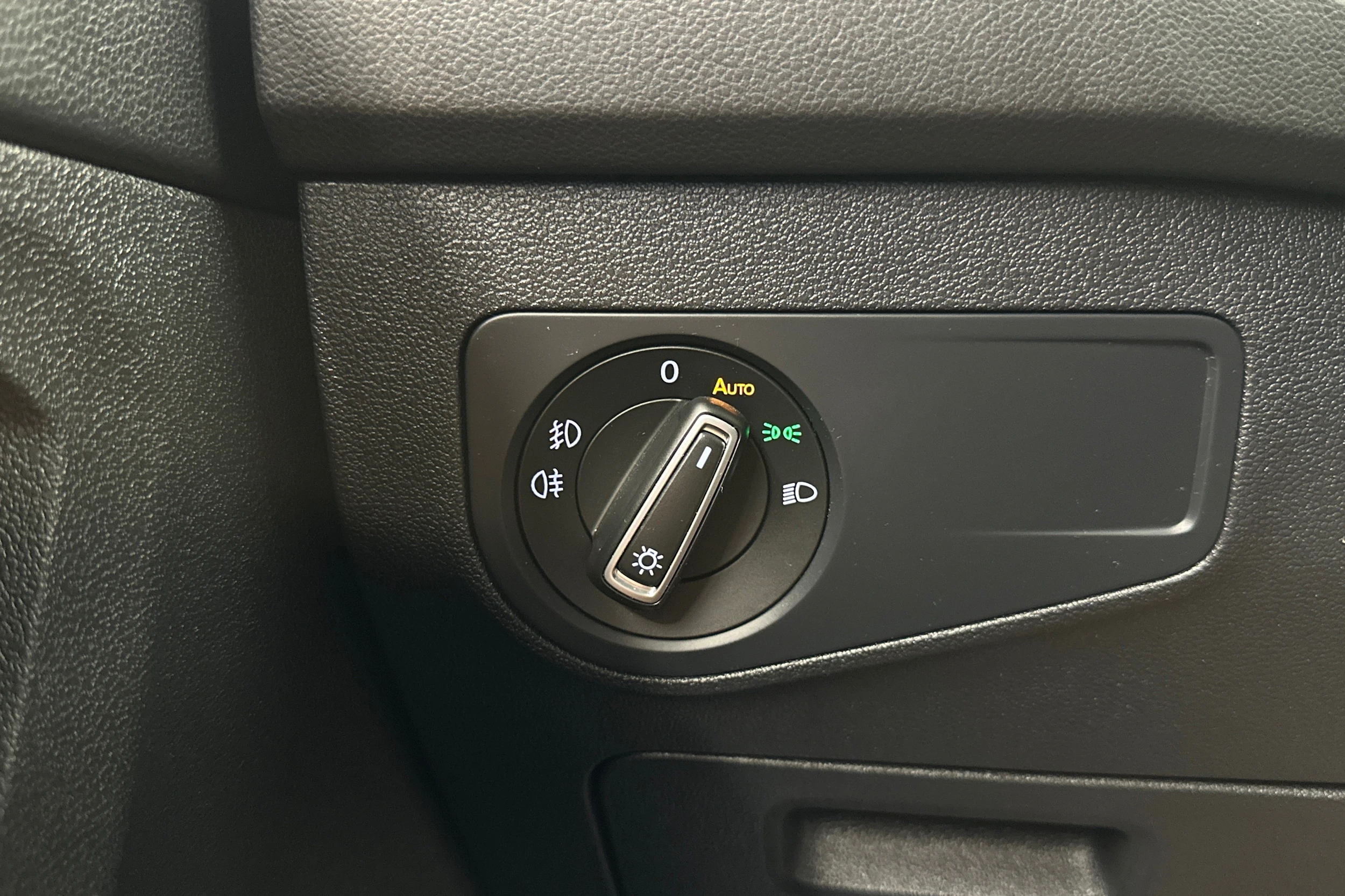 valkoinen Volkswagen Tiguan 2016 kuva 20.