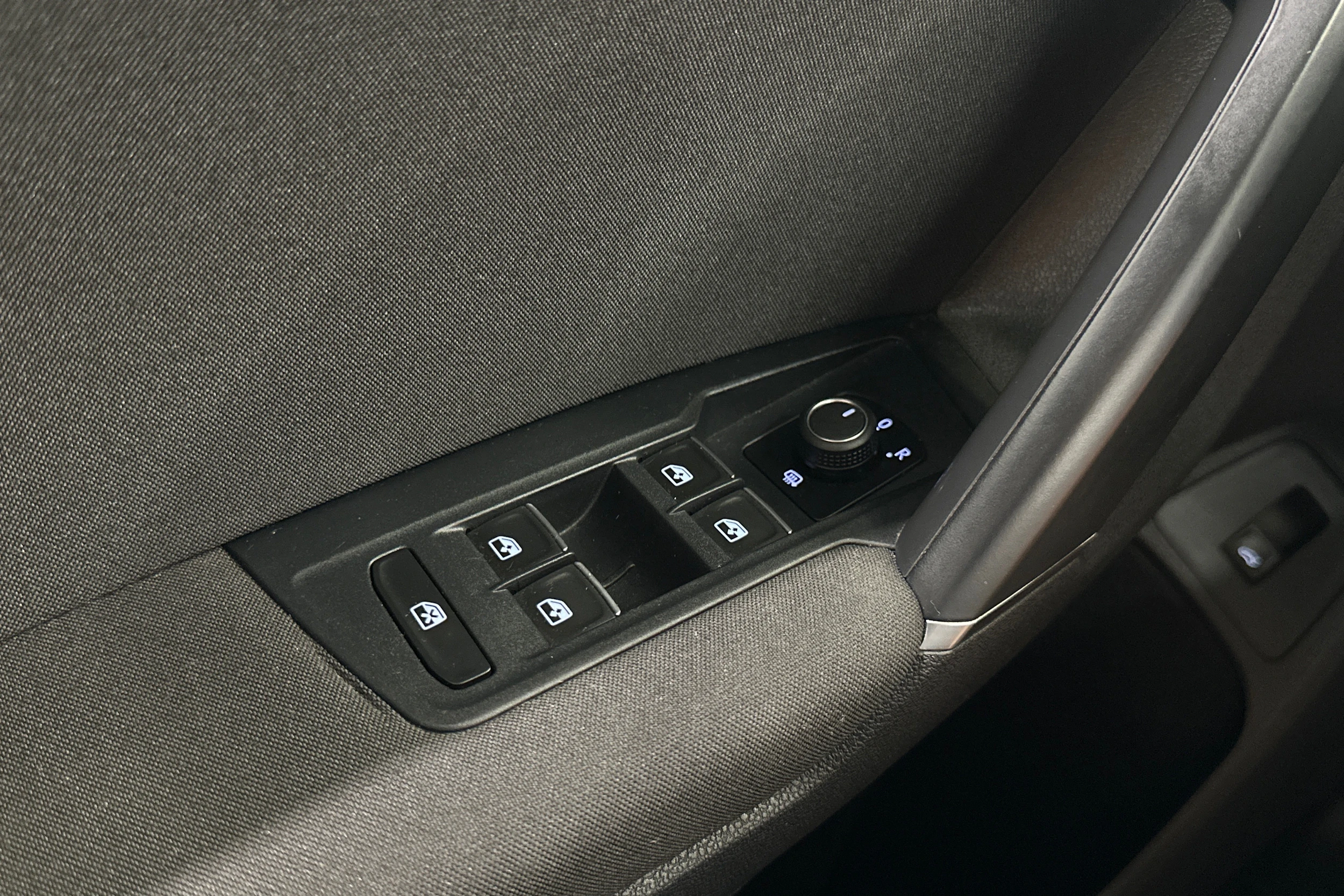 valkoinen Volkswagen Tiguan 2016 kuva 21.