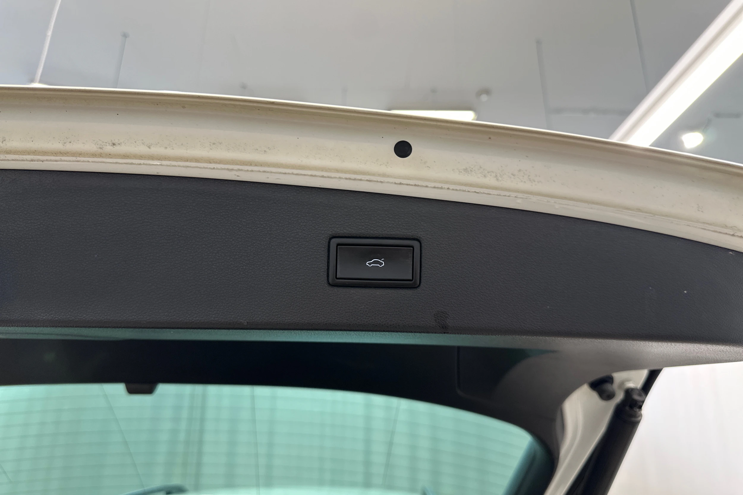 valkoinen Volkswagen Tiguan 2016 kuva 24.
